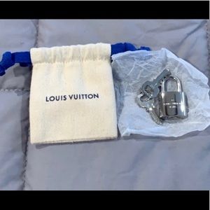 New Louis Vuitton lock with keys and dust bag